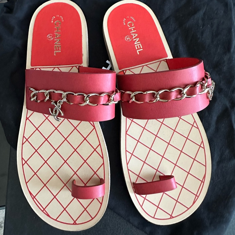 CHANEL THONG SANDALS, brand new * SOLD ELSEWHERE*